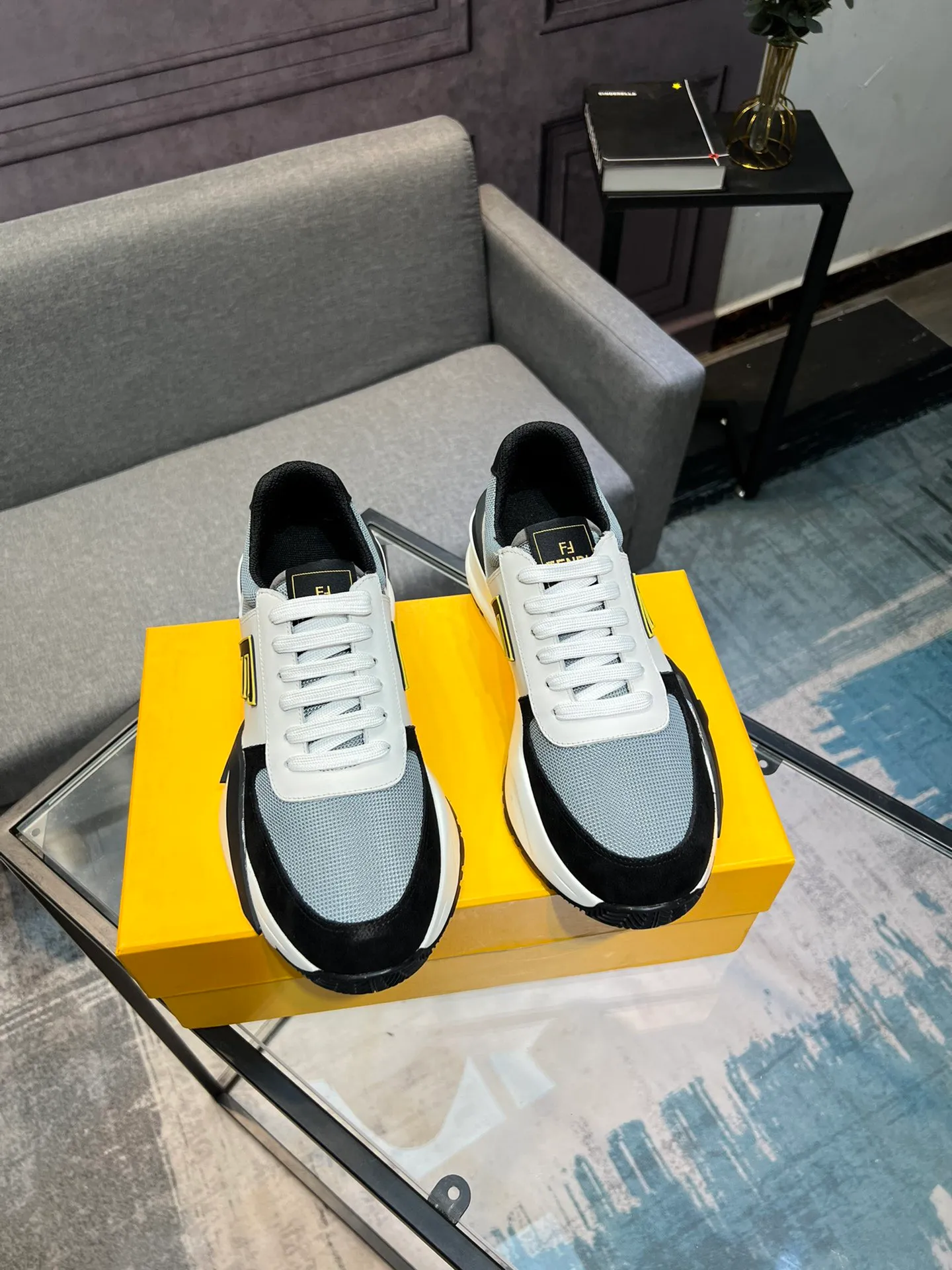 Men's shoes 💰540 FENDI men's fashionable casual shoes 👟Hot sale🔥 Official website 1:1 replica ⬆️Original quality - original leather - original breathable mesh lining original outsole 1:1 replica, code number 38-44 (45-46 customized)